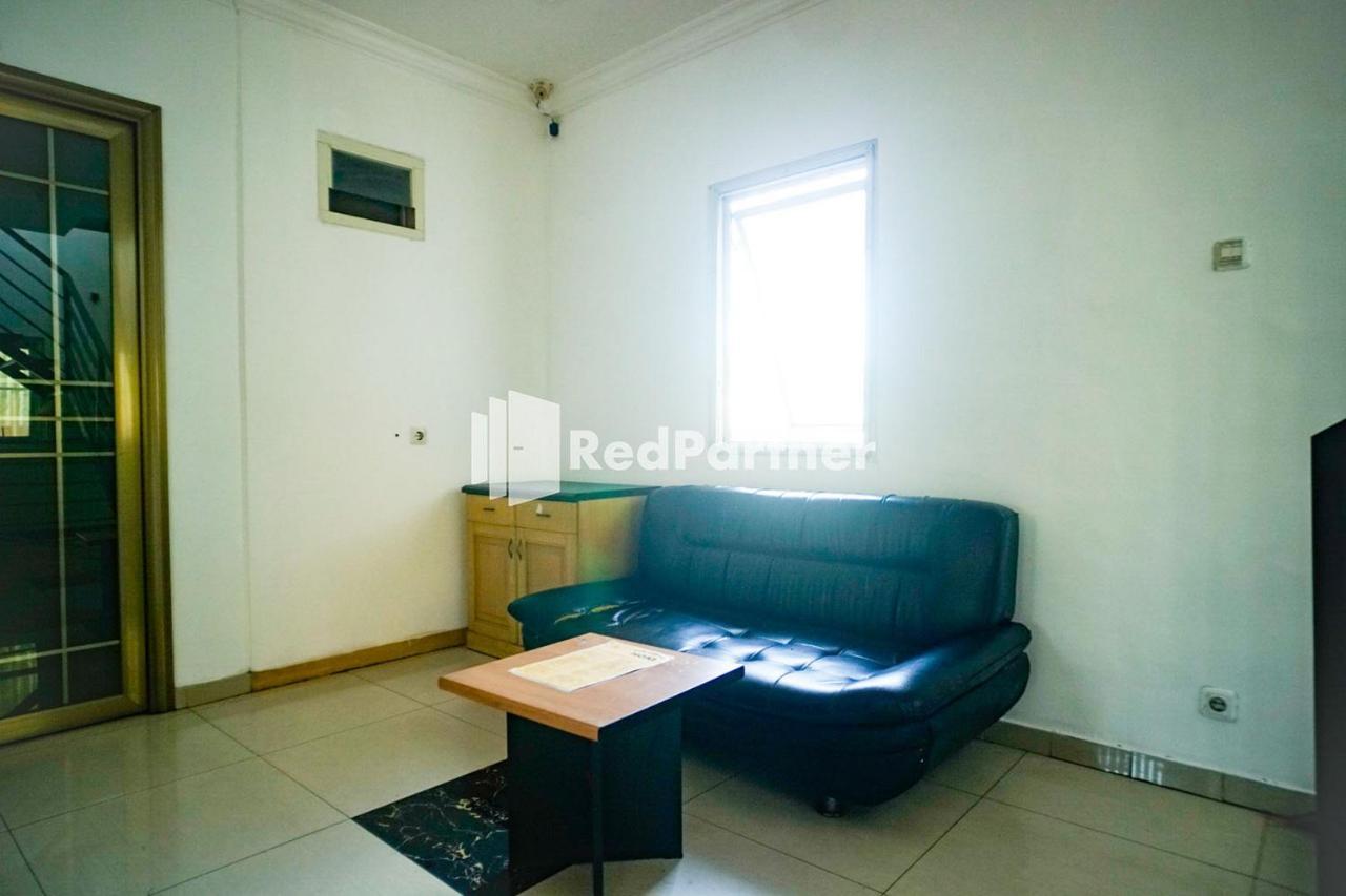 Hoki Homestay Redpartner Sorabaya Extérieur photo